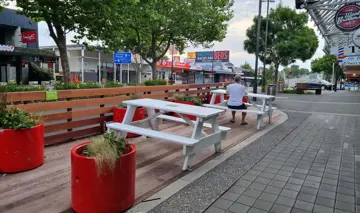 Outdoor Dining Space Pops Up In Henderson