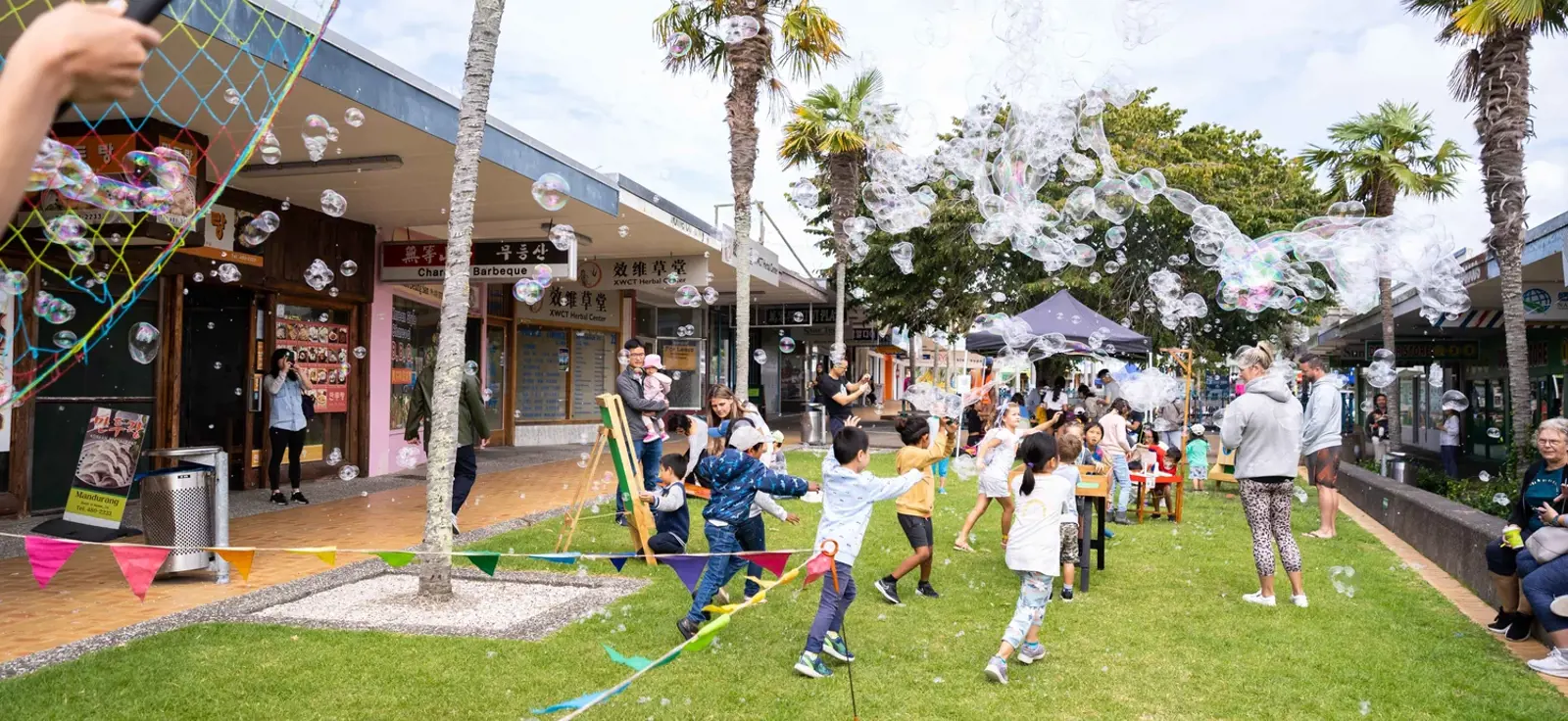 Kids Take Part In Northcote Easter Treasure Hunt