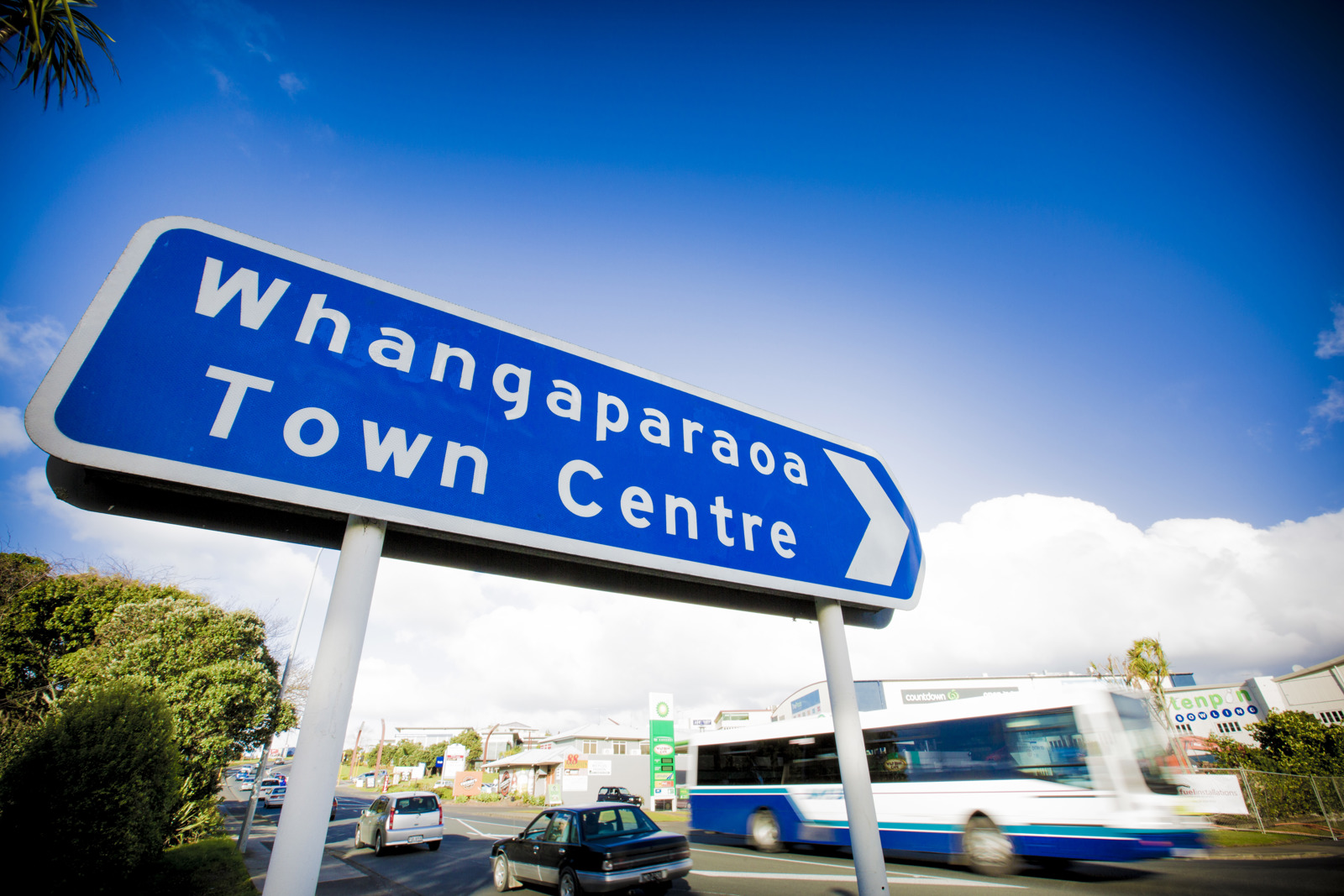 Neighbourhoods Whangaparaoa 02Q2 01 38 278383