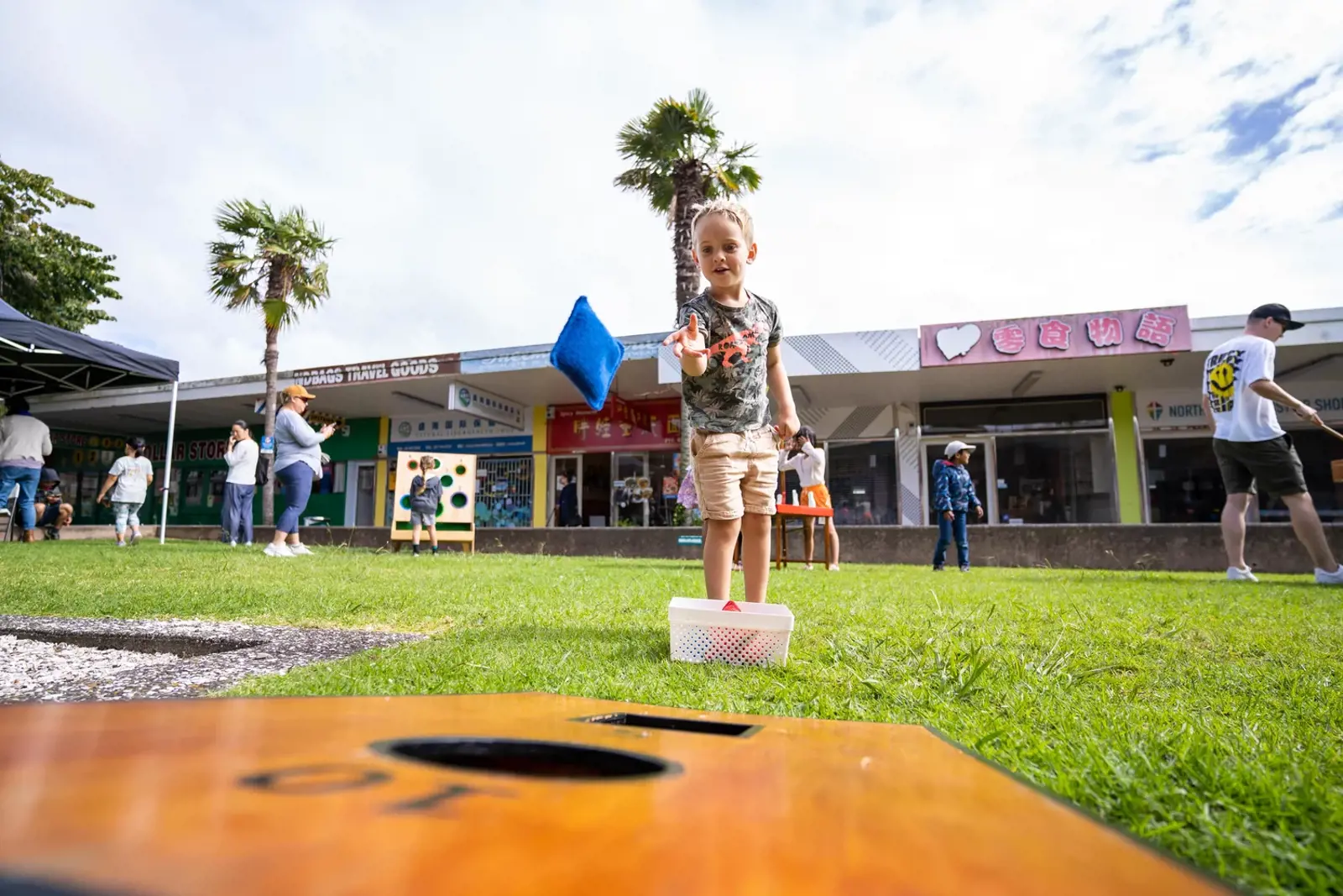 Kids Take Part In Northcote Easter Treasure Hunt10