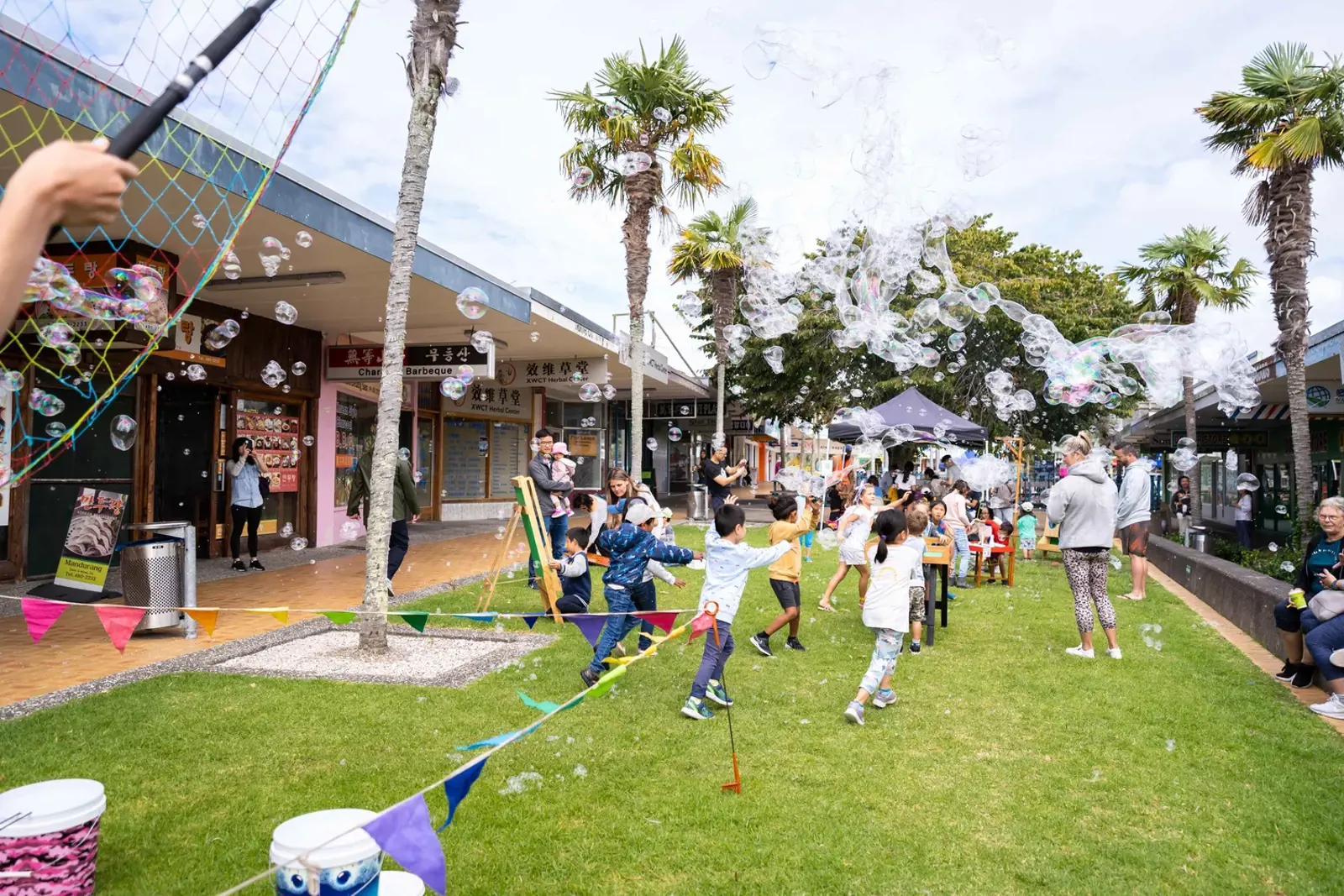 Kids Take Part In Northcote Easter Treasure Hunt6