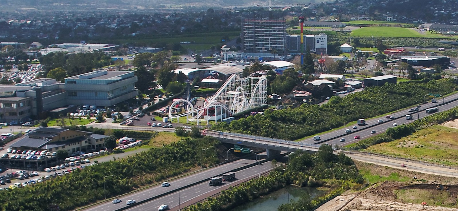 Neighbourhoods Manukau02g2 15 Barrowcliffe Bridge